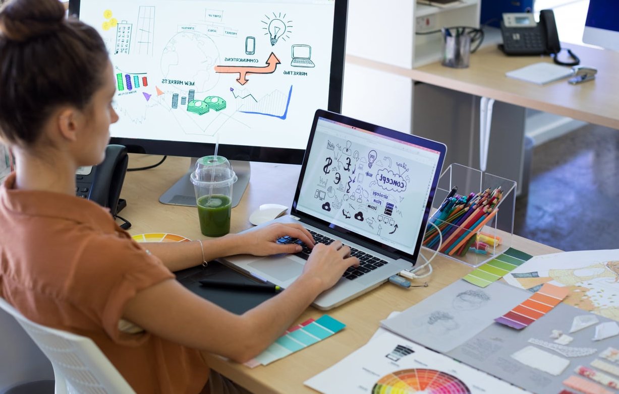 logo design sketch desk